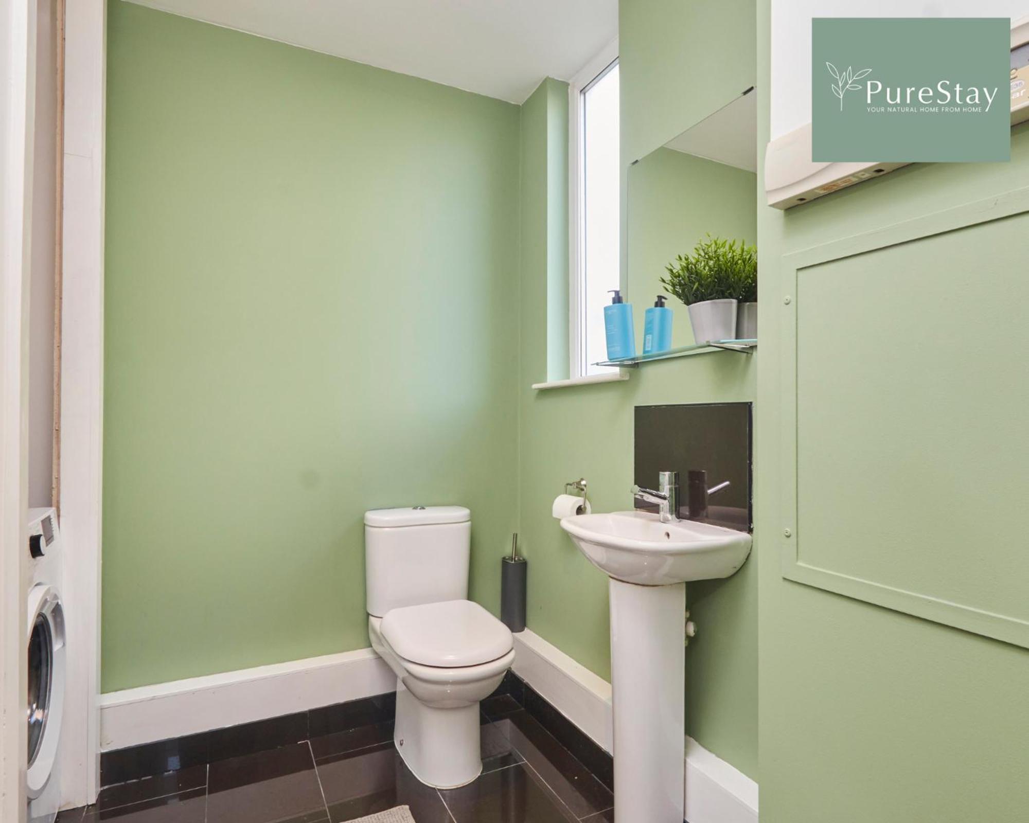 Superb House Manchester Near Etihad With Free Parking Sleeps 8 Esterno foto