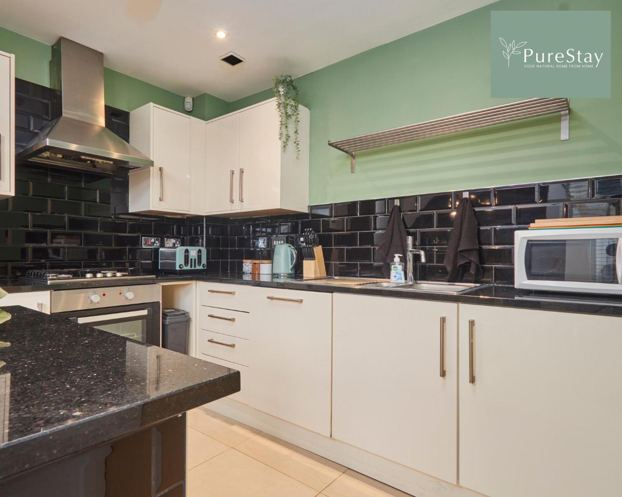 Superb House Manchester Near Etihad With Free Parking Sleeps 8 Esterno foto